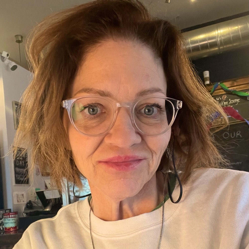 Meet your Posher, Debbie